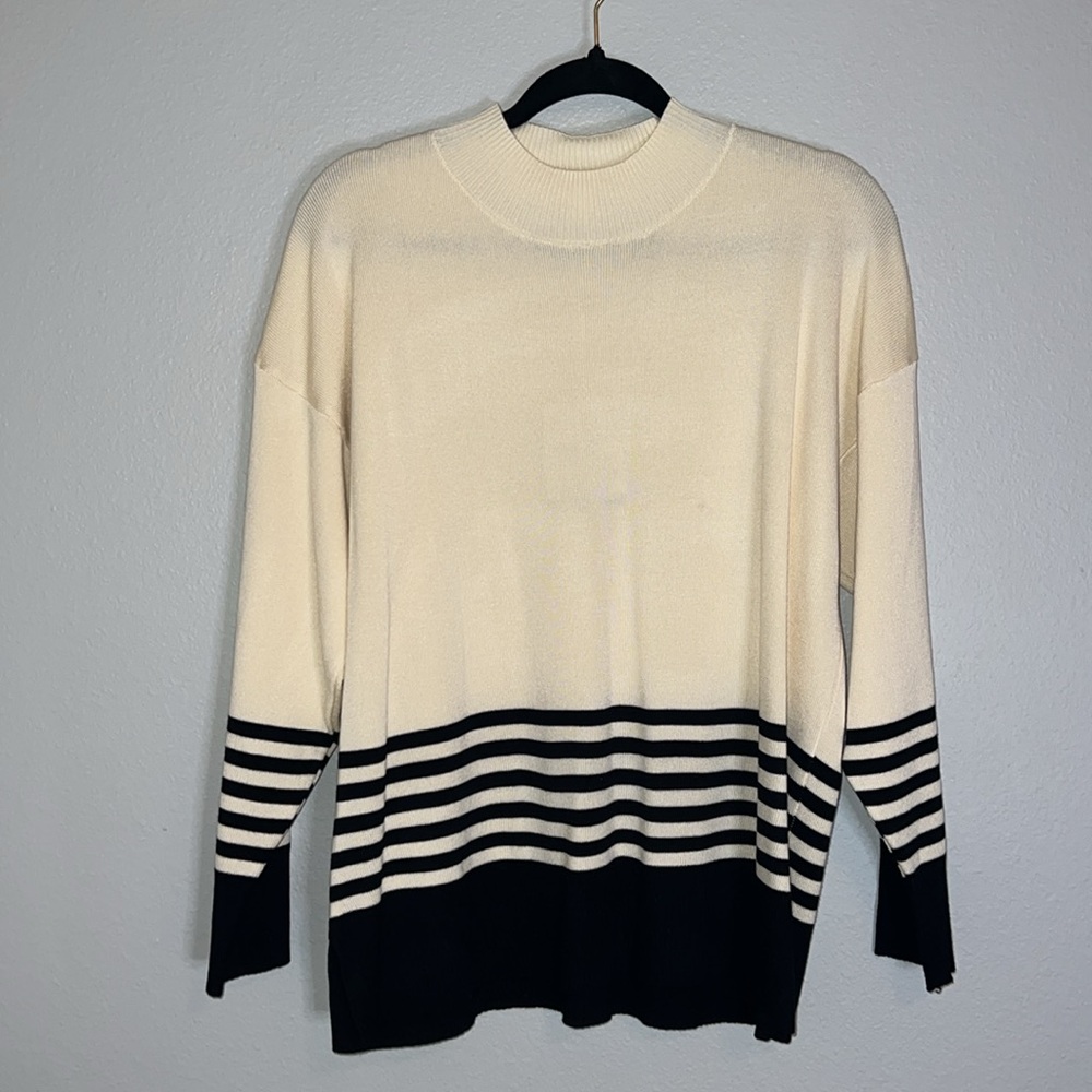Striped Cream and Black Women’s Sweater 🖤